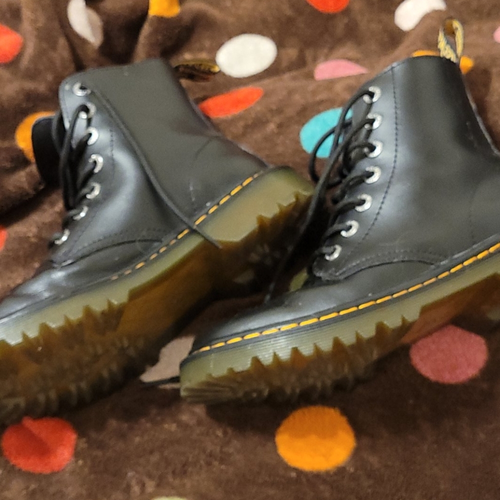 Boots - Picture 4 of 4